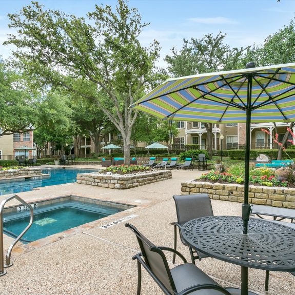 Beautiful Pool and Courtyard Views - Patio Furniture and grill ready for use